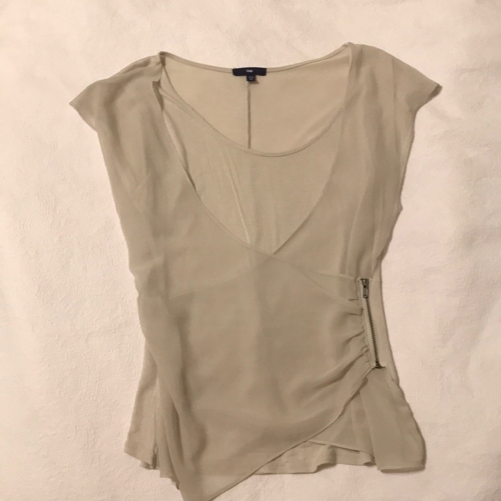 Gray Gap Top